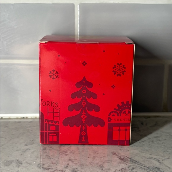 NWT 2021 Chick-fil-A Stories Of Evergreen Hills Limited Edition Holiday Ornament - Picture 3 of 6